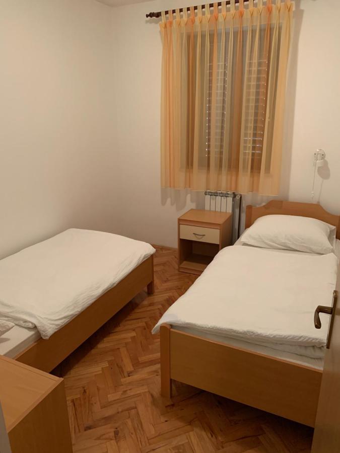 로비니 Vila Albatros B&B 외부 사진