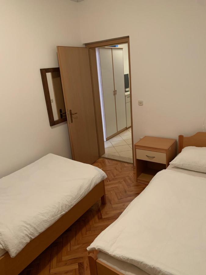 로비니 Vila Albatros B&B 외부 사진