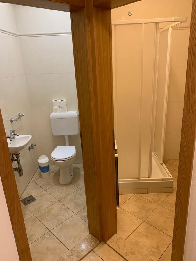 로비니 Vila Albatros B&B 외부 사진