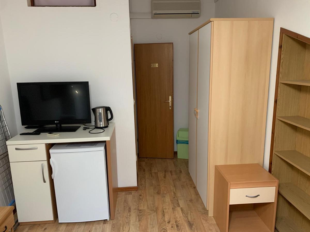로비니 Vila Albatros B&B 외부 사진