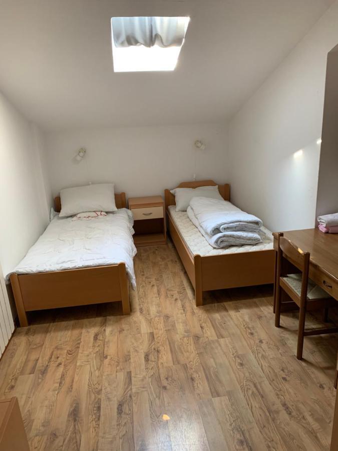 로비니 Vila Albatros B&B 외부 사진