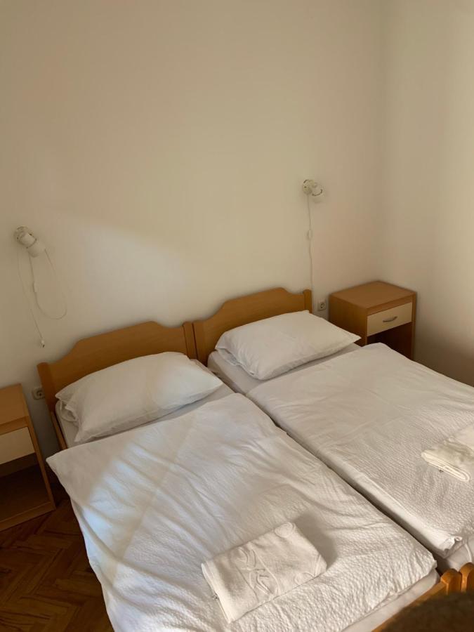 로비니 Vila Albatros B&B 외부 사진