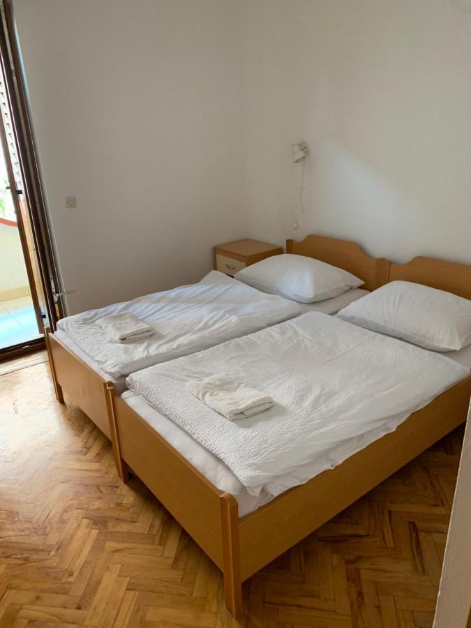 로비니 Vila Albatros B&B 외부 사진