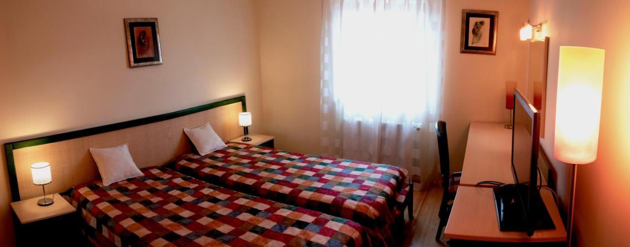 로비니 Vila Albatros B&B 외부 사진