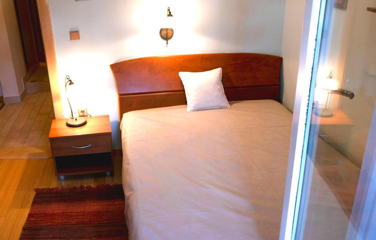 로비니 Vila Albatros B&B 외부 사진
