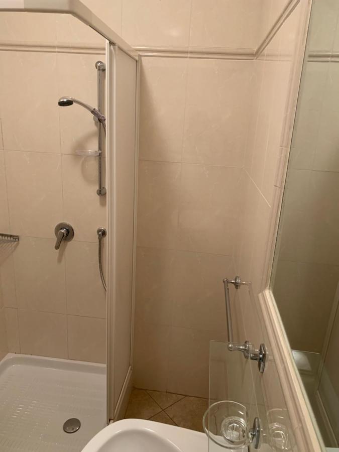 로비니 Vila Albatros B&B 외부 사진