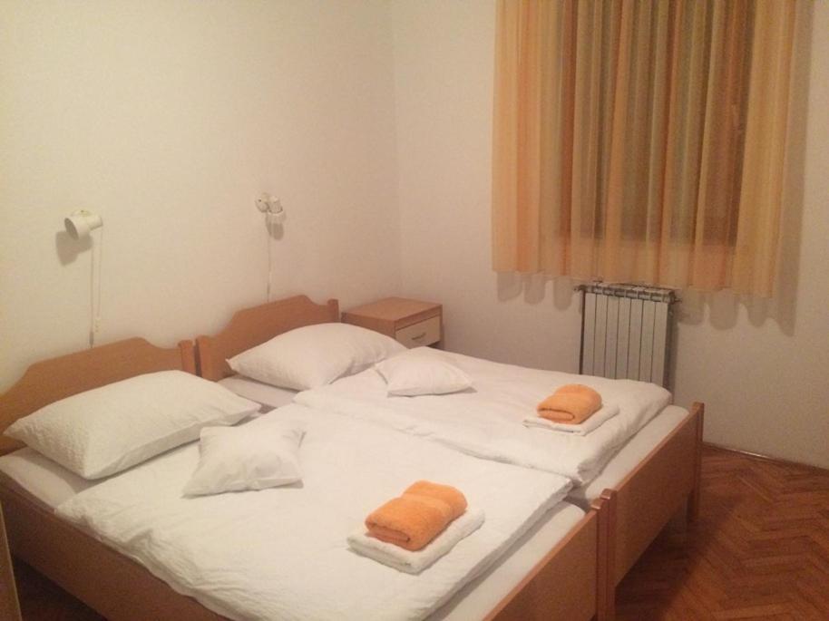 로비니 Vila Albatros B&B 외부 사진