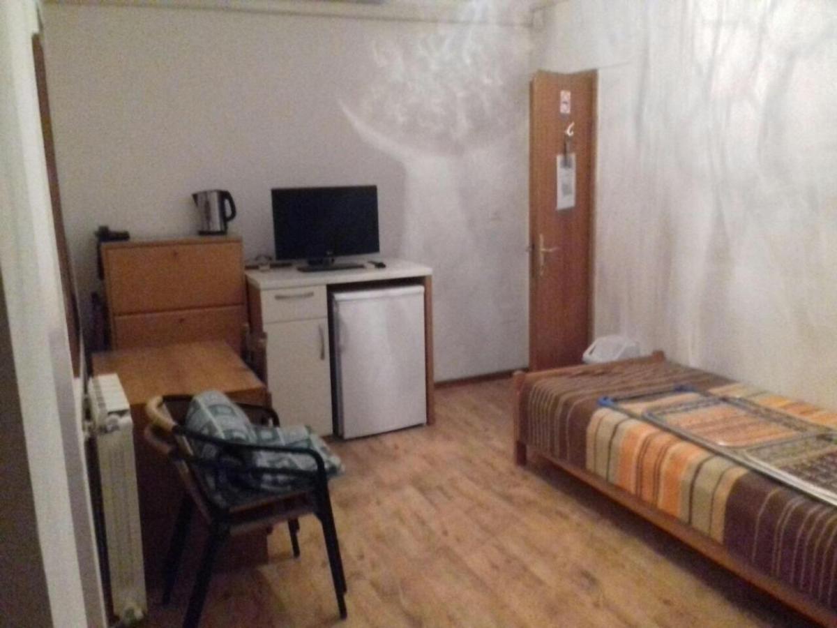 로비니 Vila Albatros B&B 외부 사진